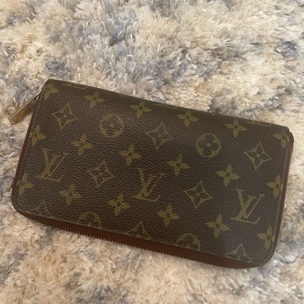Louis Vuitton Zippy Wallet Monogram Organizer